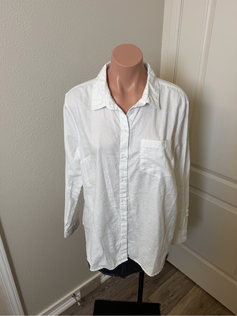Old Navy White Button-Down Shirt